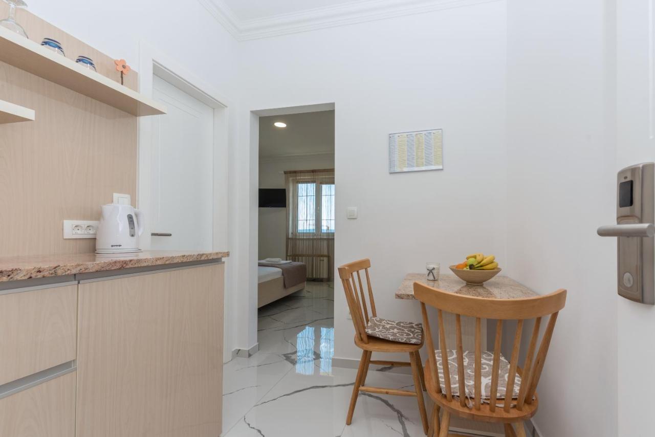 Bozica - Sea View Stone With Free Parking Gjestgiverier Makarska