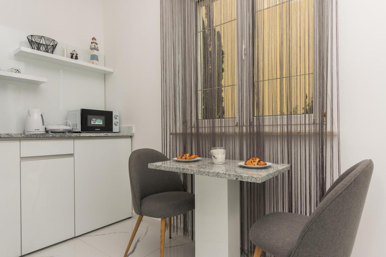 Bozica - Sea View Stone With Free Parking Gjestgiverier Makarska