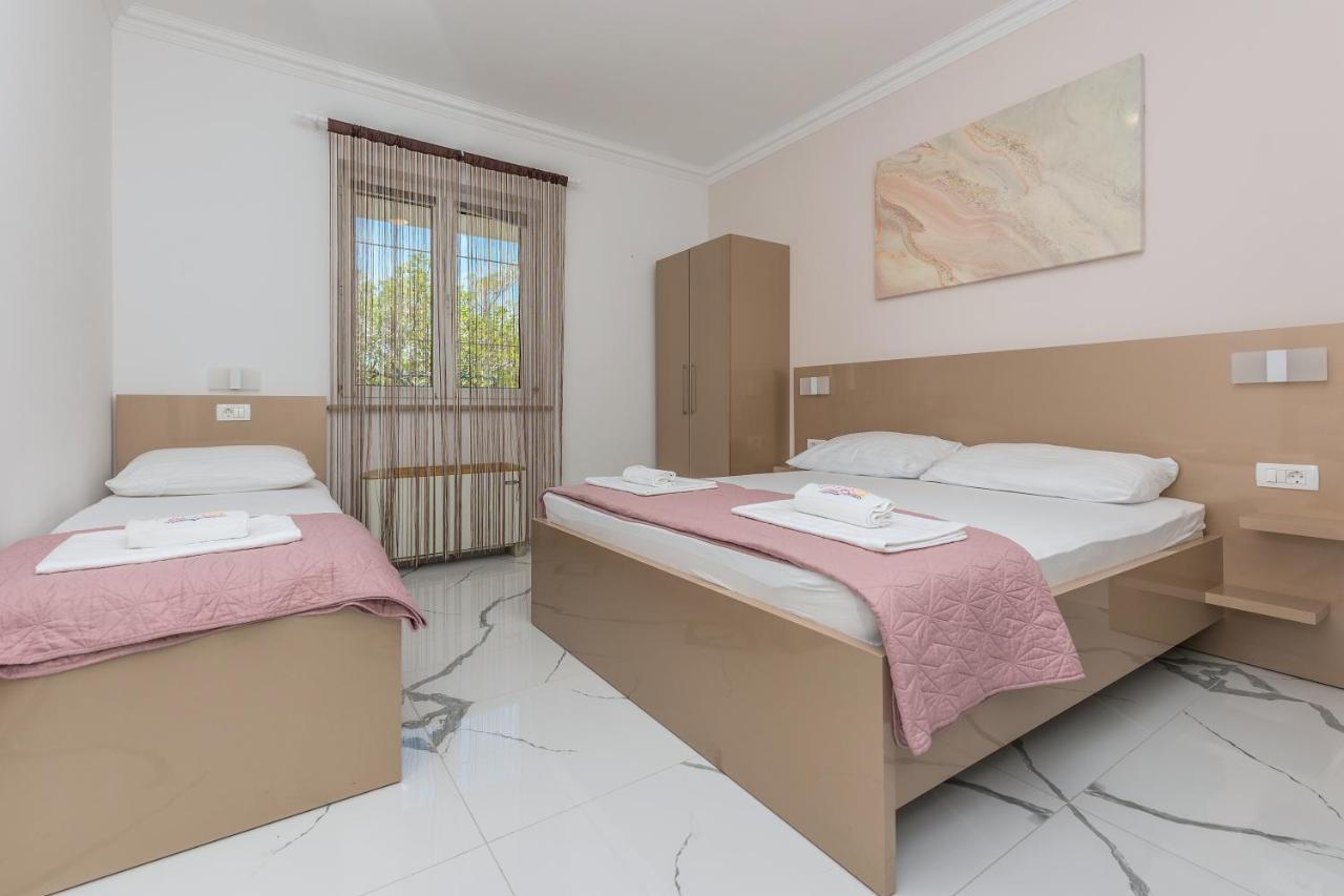 Bozica - Sea View Stone With Free Parking Makarska