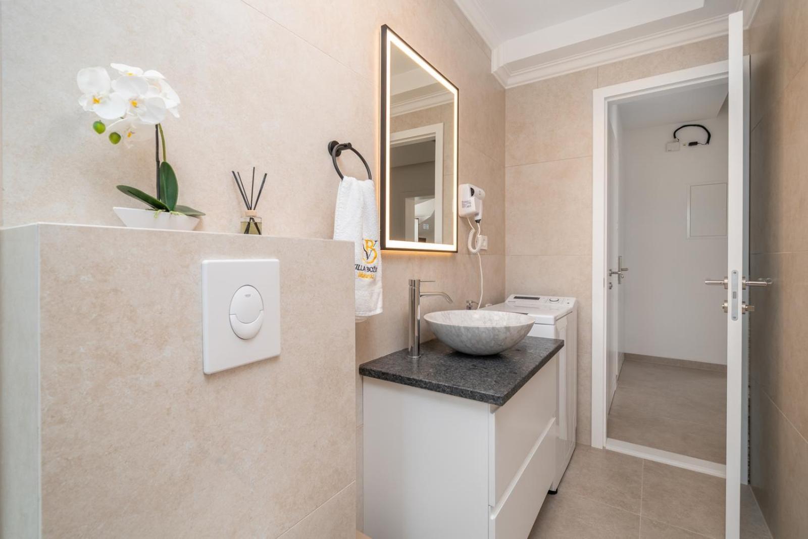 Bozica - Sea View Stone With Free Parking Gjestgiverier Makarska